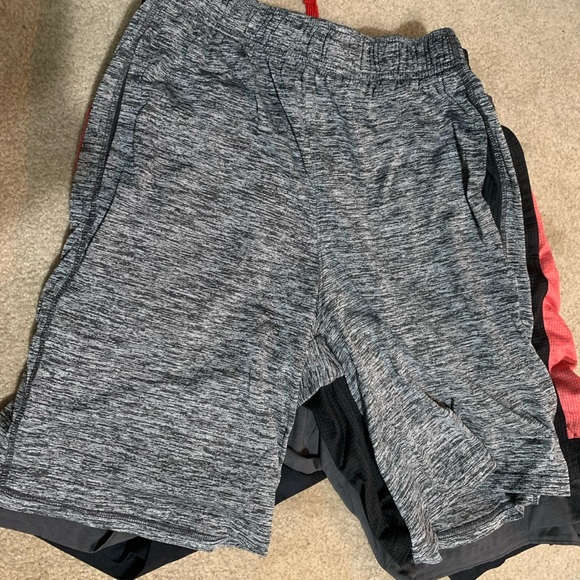 Men’s athletic shorts - Nike, Under Armor, Champion and Hurley - Picture 4 of 9